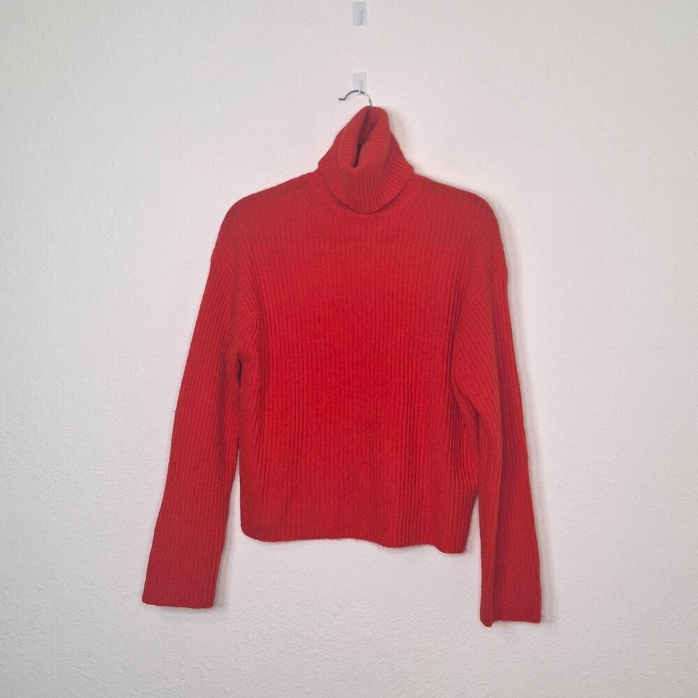 H&M Red Turtleneck Sweater Sz XS Ribbed Wool Blend Minimalist Christmas Holiday